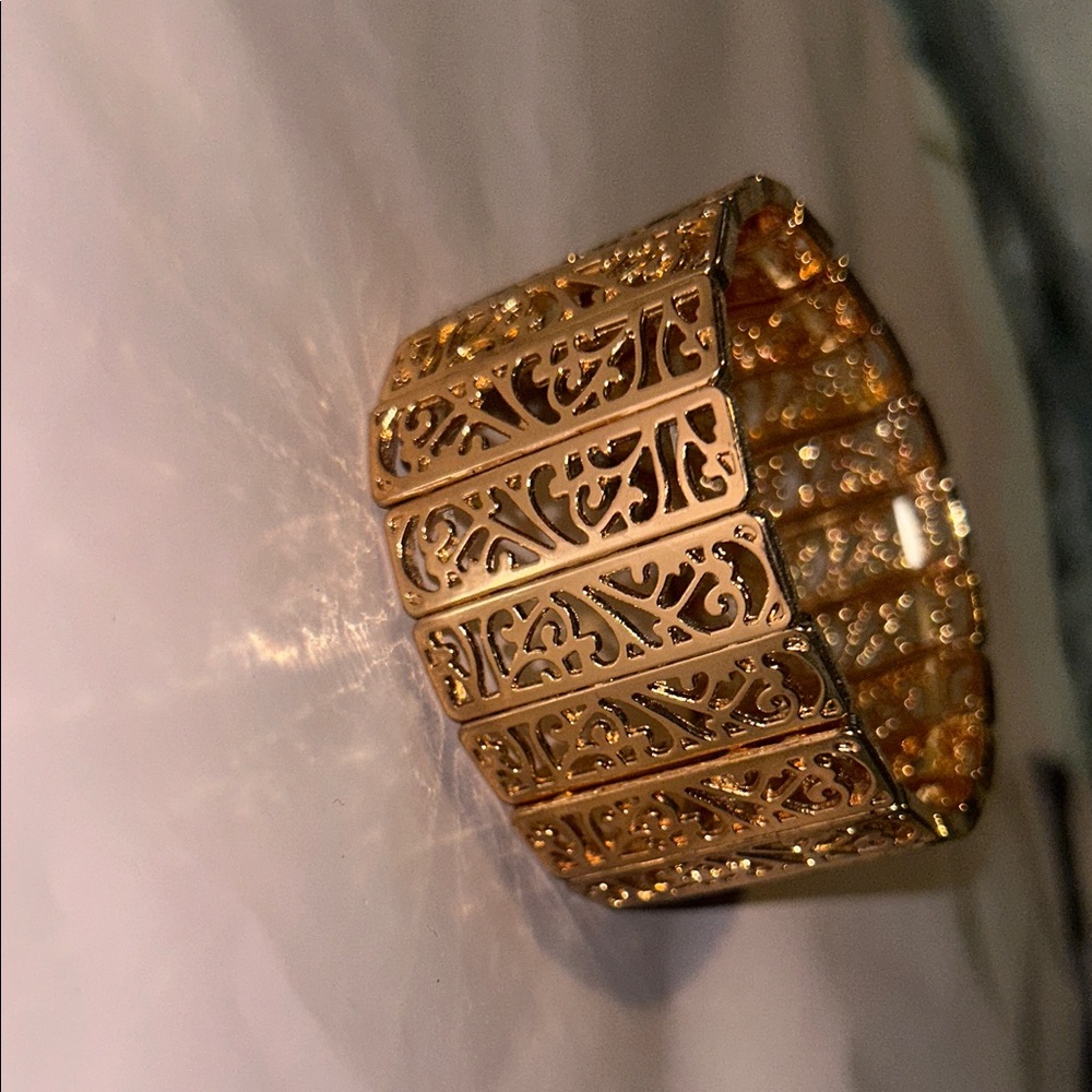 Elegant Gold Filigree Bracelet